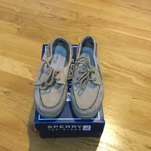 Tan sperry topsiders